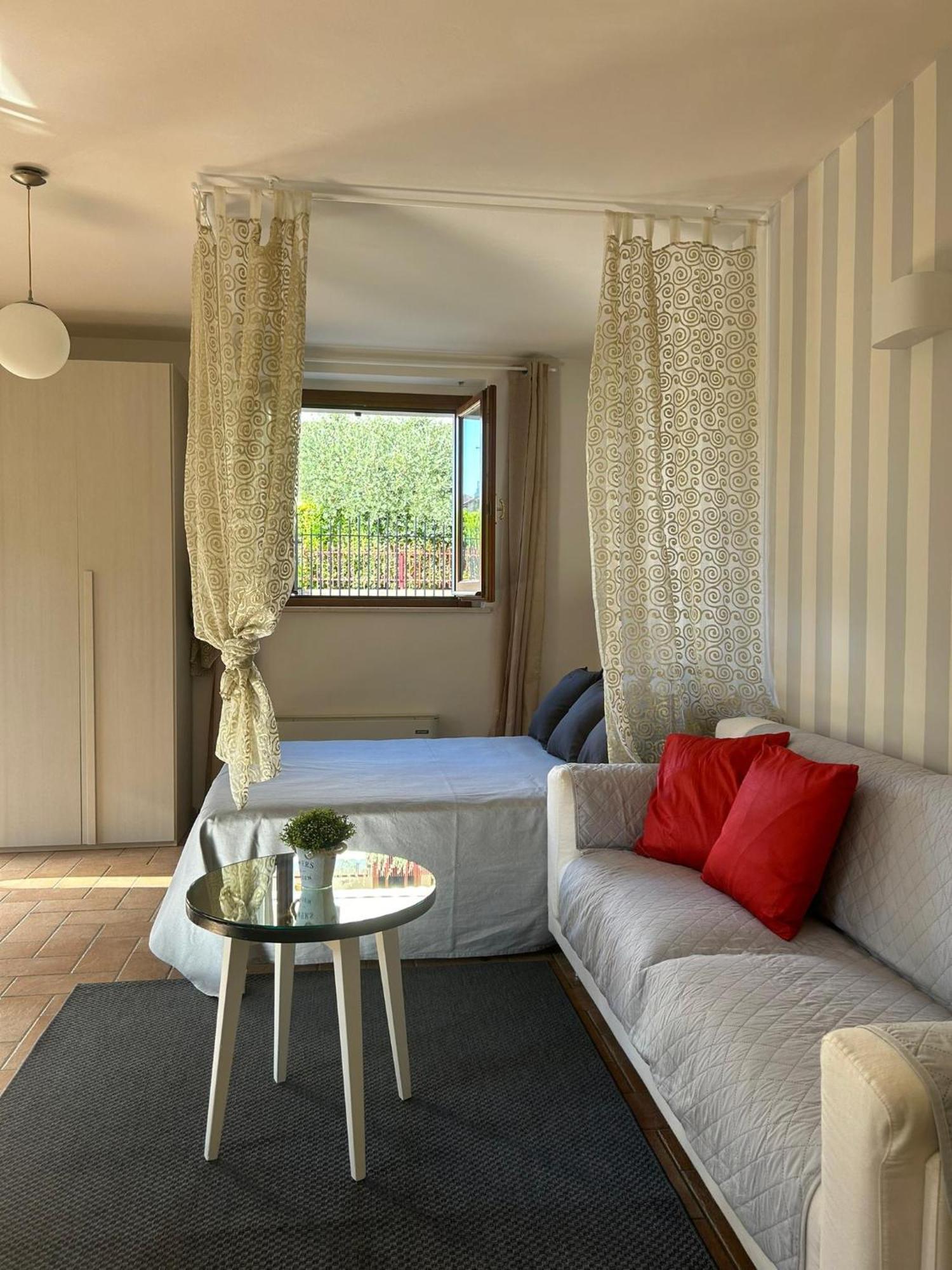 A Casa Di Francesco Apartment ซานตามาเรียเดกลิอันเจลิ ภายนอก รูปภาพ