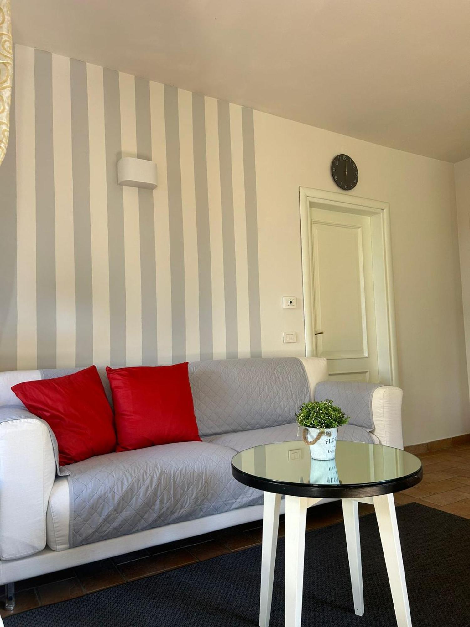 A Casa Di Francesco Apartment ซานตามาเรียเดกลิอันเจลิ ภายนอก รูปภาพ